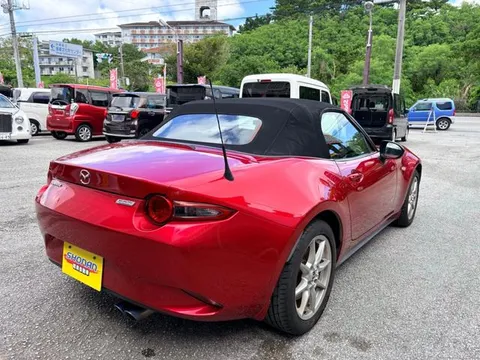 Mazda MX-5 (Roadster)