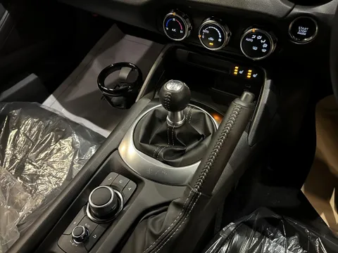 Mazda MX-5 (Roadster)
