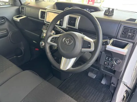 Toyota Pixis Mega