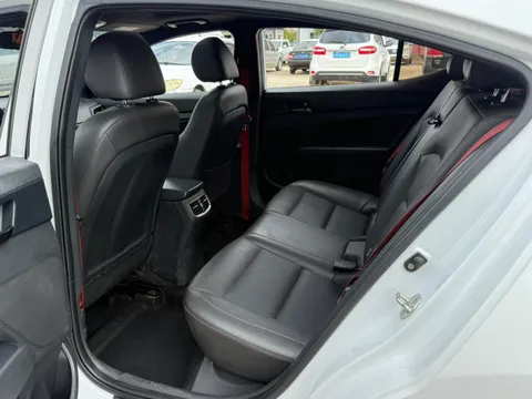 Hyundai Elantra (Avante)