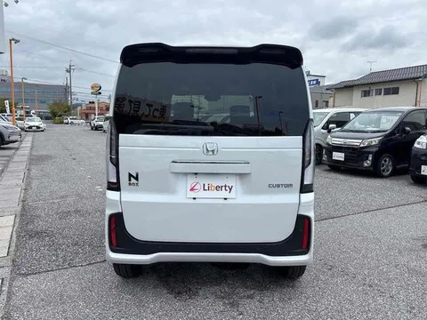 Honda N-BOX Custom