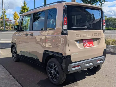 Mitsubishi Delica Mini