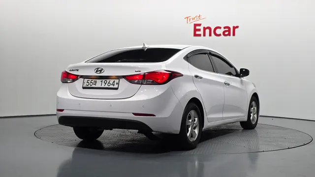 Hyundai Elantra (Avante)
