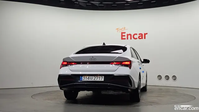 Hyundai Elantra (Avante)