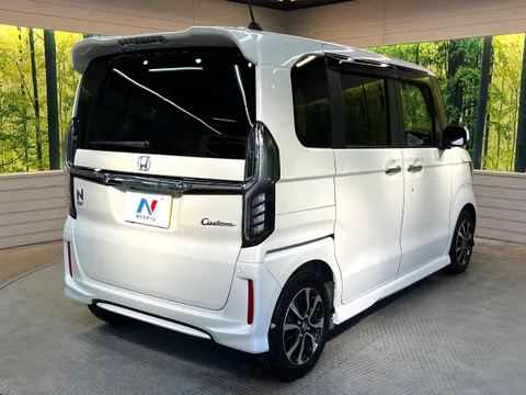 Honda N-BOX Custom