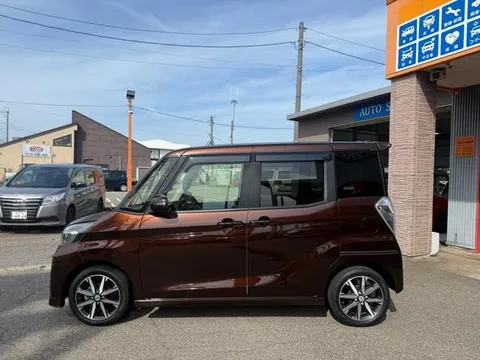 Nissan Dayz Roox