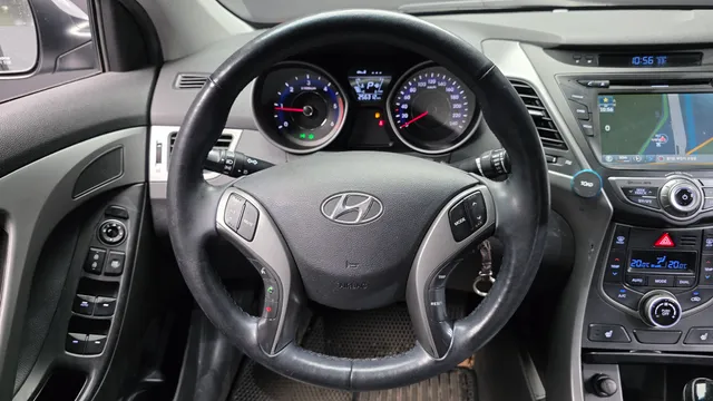 Hyundai Elantra (Avante)