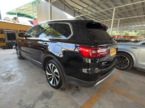 Hongqi HS7