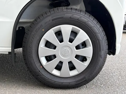 Nissan Clipper Van