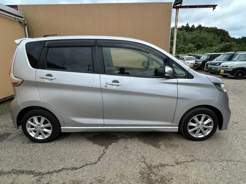Mitsubishi eK Custom