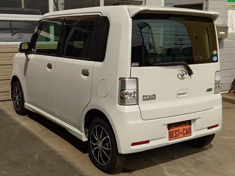 Toyota Pixis Space