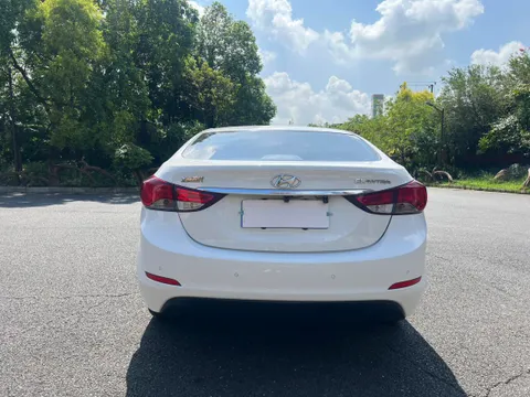 Hyundai Elantra (Avante)