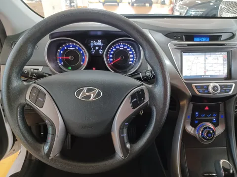 Hyundai Elantra (Avante)