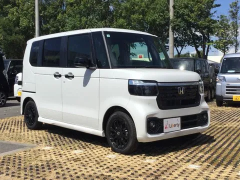 Honda N-BOX Custom