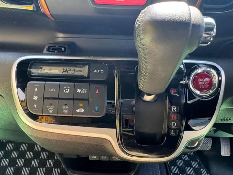 Honda N-BOX Slash