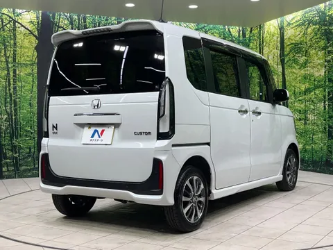 Honda N-BOX Custom