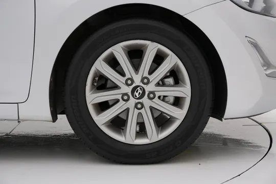 Hyundai Elantra (Avante)