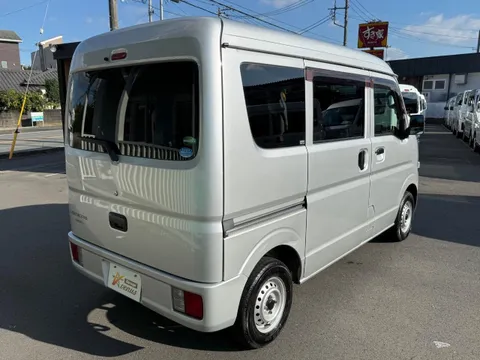Mitsubishi Minicab Van