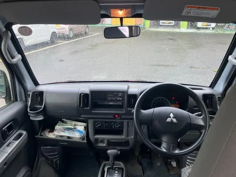 Mitsubishi Minicab Van