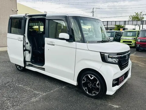 Honda N-BOX Custom