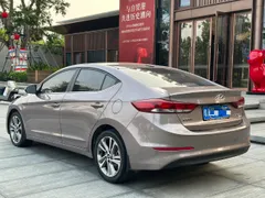 Hyundai Elantra (Avante)
