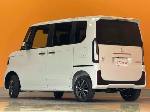 Honda N-BOX Custom