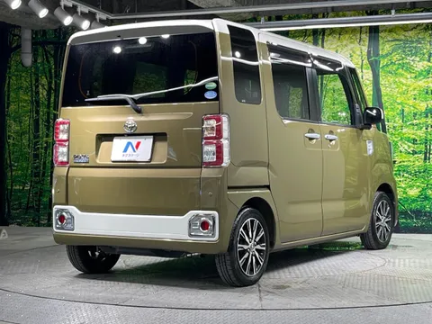 Toyota Pixis Mega