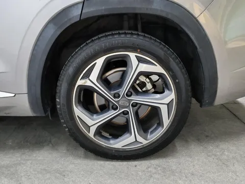 Geely Monjaro (Xingyue L)