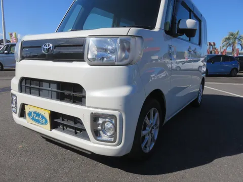 Toyota Pixis Mega