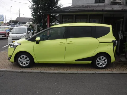 Toyota Sienta