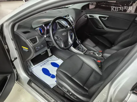 Hyundai Elantra (Avante)