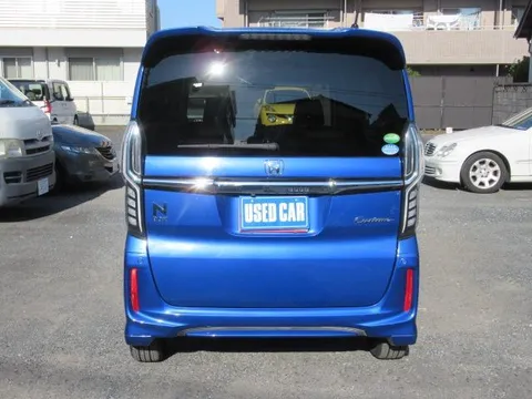 Honda N-BOX Custom