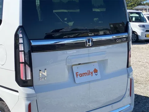 Honda N-BOX Custom