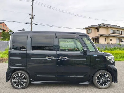 Suzuki Spacia Custom