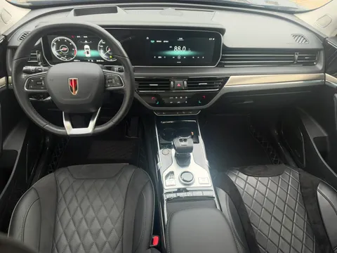 Hongqi HS5