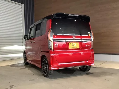 Honda N-BOX Custom