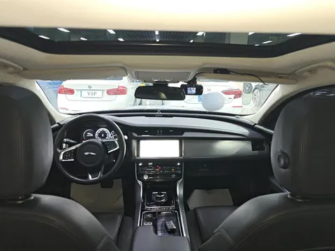 Jaguar XFL