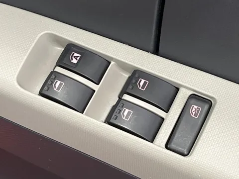 Daihatsu Mira Tocot