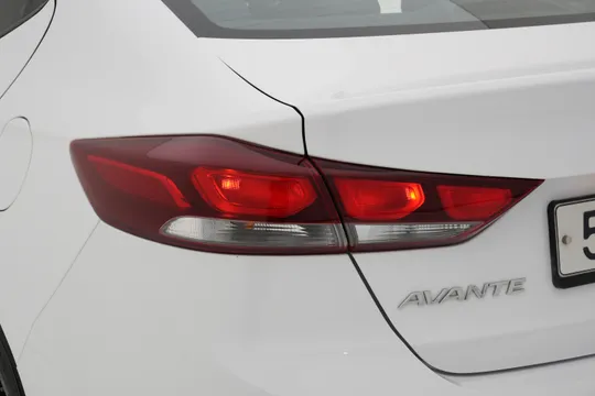 Hyundai Elantra (Avante)