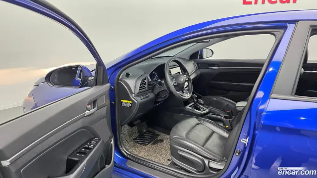 Hyundai Elantra (Avante)
