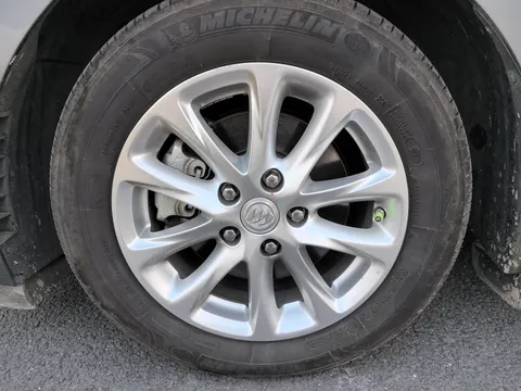 Buick GL6