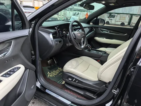 Cadillac XT6