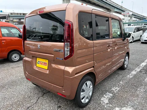 Suzuki Spacia