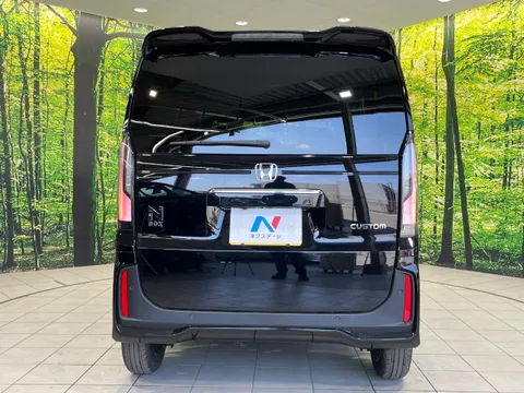 Honda N-BOX Custom