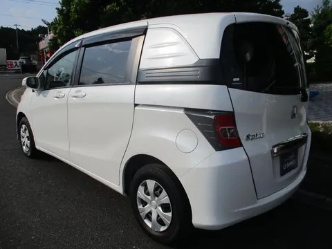 Honda Freed Spike