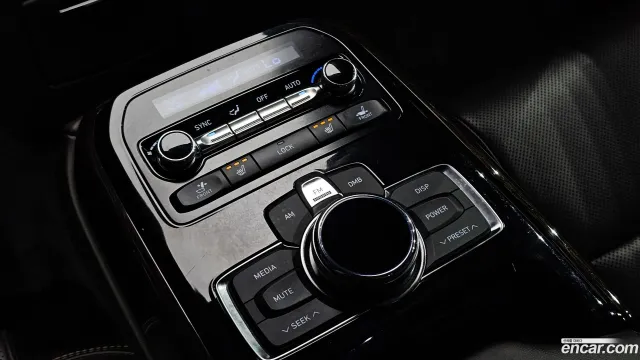 Genesis G90 (EQ900)