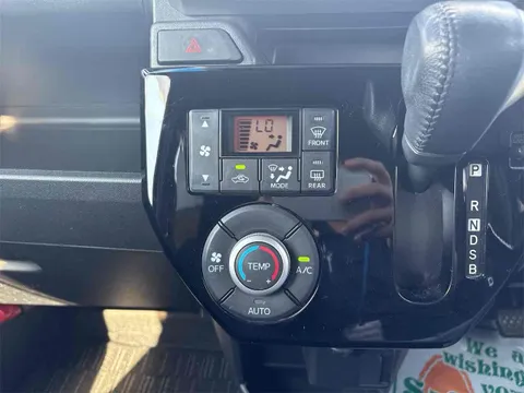 Toyota Pixis Mega