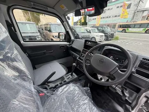 Nissan Clipper Truck