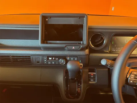 Honda N-BOX Custom