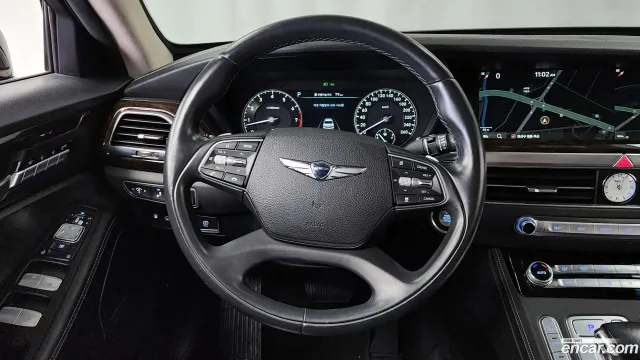 Genesis G90